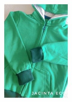 CAMPERA VERDE SIMPLE en internet