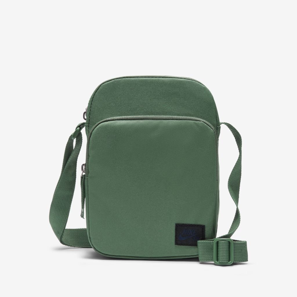 Nike sb man shop bag