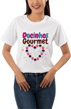 Camiseta personalizada docinhos gourmet formato coração