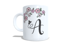 Caneca personalizada floral com nome e inicial - comprar online