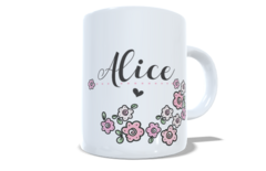 Caneca personalizada floral com nome e inicial na internet