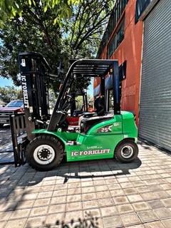 AUTOELEVADOR ELECTRICO 2.5 TONELADAS " LITIO "