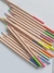 Dulce pastel lápices de colores en internet