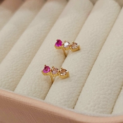 Brinco 3 corações rosa cravejado com zircônia banhado a ouro 18k - buy online