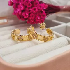 Brinco argola de flor cravejada com zircônia banhado a ouro 18K - buy online