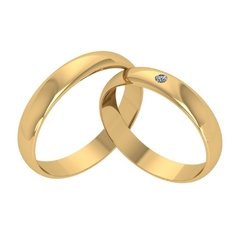 Aliança  tradicional (par) em ouro 18k com 1 diamante na feminina 4mm