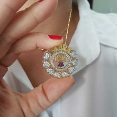 Colar personalizado com filho e corações cravejados banhado a ouro 18k