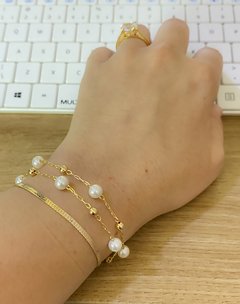 Pulseira Quatro Pérolas e Cinco Bolinhas Intercaladas - comprar online