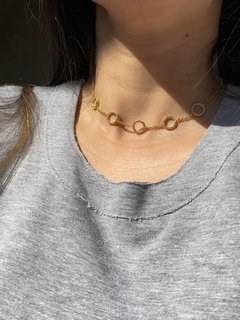 Choker 5 Círculos Vazados Cravejados na internet