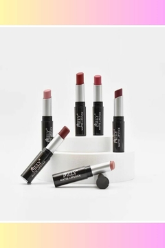 Labial Matte Lip Stick Fashion Color Mely Maquillaje Calidad en internet