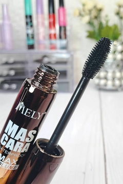 Mascara De Pestañas Max Volumen Color Negro 12ml Mely en internet