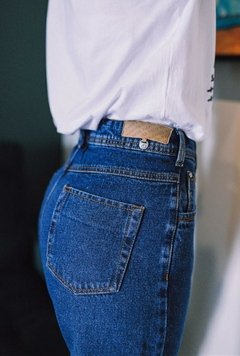 Calça MOM Jeans Escuro - Alcance Jeans na internet