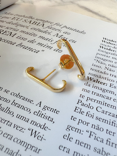 Brinco Ear Hook Liso Banhado em Ouro 18k