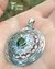Medalla mándala flor con engarce de zirconia color peridoto - comprar online