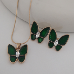 conjunto de brincos e colar de borboleta verde e corrente dourado