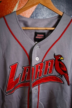 Chaqueta MLB. Lara en internet