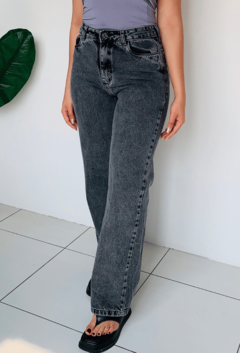 Calça wide leg preta estonada - comprar online