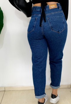 Calça mom jeans escura - comprar online