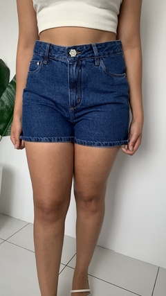 shorts mom azul escuro na internet