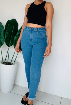 Mom jeans clara com lycra