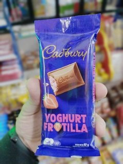 Chocolate Cadbury Yoghurt Frutilla 82g