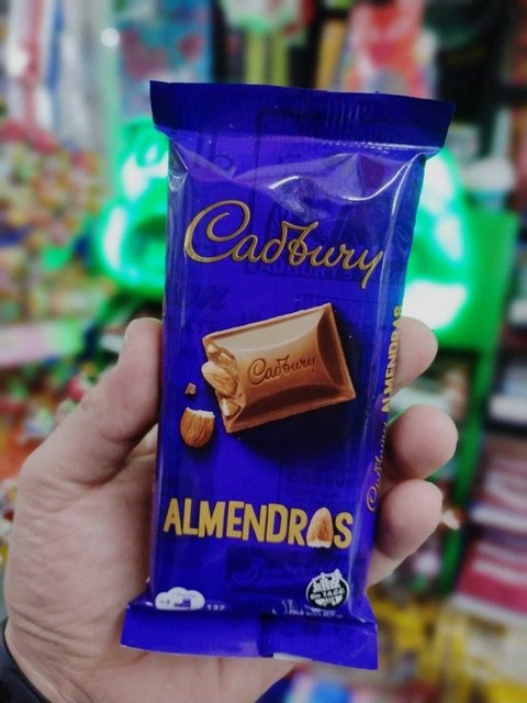 Chocolate Cadbury Almendras 82g