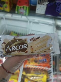 Helado de crema con cookies Arcor