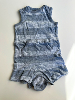 Body gris rayado Old Navy Talle 0- 3 meses con bolsillo adelante