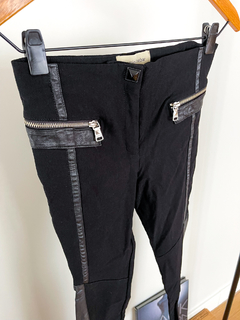 Pantalon Jazmin Chebar negro con cierre y cuero talle 42 No Cher Rapsodia - tienda online