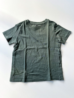 Remera manga corta h&M basica Verde militar talle 4-6 años