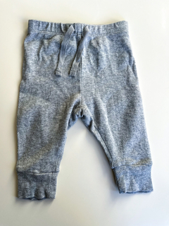 Calza baby gap gris talle 0-3 meses