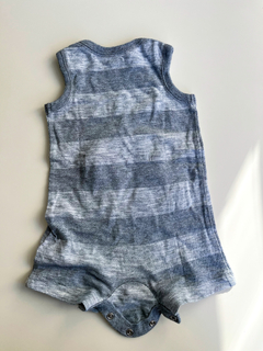 Body gris rayado Old Navy Talle 0- 3 meses con bolsillo adelante en internet