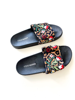 Sandalias Ojotas Steve Madden apliques No Mishka Jazmin - comprar online