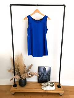 Remera musculosa Naima talle S azul francia