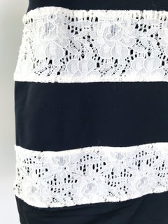 Pollera De la ostia talle 3 negra c encaje blanco - comprar online