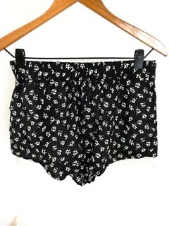 Short Forever 21 Floreado Talle M y L - comprar online