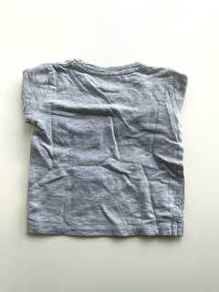 Remera Zara Gris Talle 6-9 Meses en internet