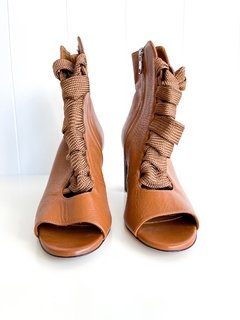 BOTAS CHLOE MARRONES PUNTA ABIERTA TALLE 40 - comprar online