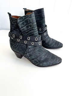 Botas Negras Reptil Cher Talle 40 - comprar online