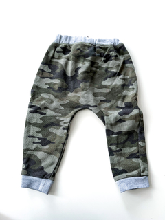 Jogging Gap Niño Camuflado Talle 18-24 Meses - comprar online