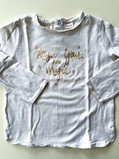 Remera Zara Manga Larga Talle 3 - 4 Años Estampada Dorado en internet