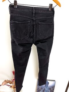 Jean Hollister Negro Con Roturas Super Skinny Talle W26 en internet