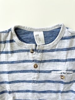 Remera Hym Bebe Rayada Azul Y Gris Talle 6-9 Meses en internet