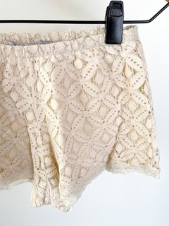 Short Calado Flor Muscolini Talle M Crudo - tienda online