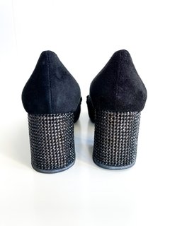 Imagen de Zapatos Jazmin Chebar Negros De Gamuza Taco Con Strass T 39