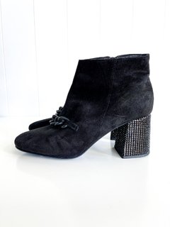 Botas De Gamuza Negras Taco Con Strass Jazmin Chebar T 39 - comprar online