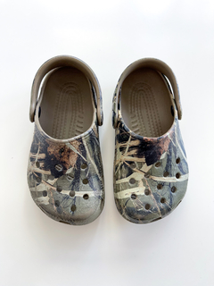 Crocs Classic Niño Verde Estampado Talle 8-9 - comprar online