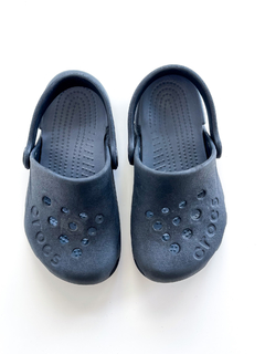 Crocs Niño Gris Con Negro Talle 8