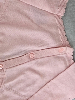Sweater rosita con botones Baby Gap Talle 6-12 meses - FASHION MARKET BA