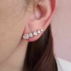 Brinco ear cuff corações em zirconia ródio branco Cód: P684